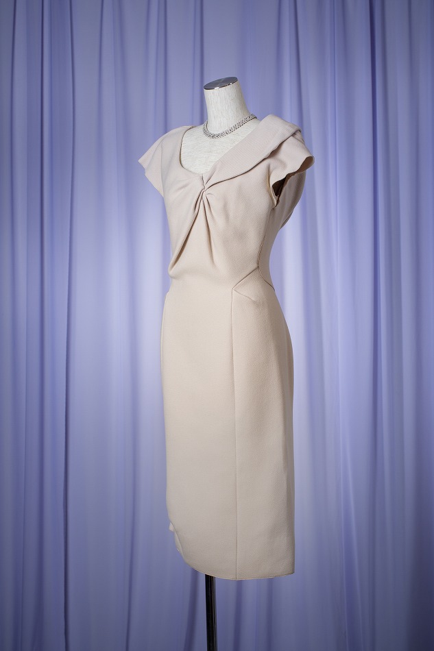 Louis Vuitton ルイ ヴィトン ベージュドレス | 結婚式･パーティードレスレンタルなら【ドレスティーク】