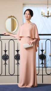 Vince Camuto　ヴィンス・カムート ピンクケープロングドレス