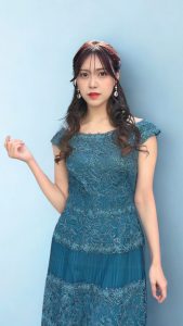 TADASHI SHOJI タダシショウジ オフショルプリーツミモレドレス(ホライゾングリーン)