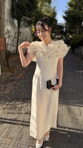 CELFORDセルフォード デコルテフリルホワイトドレス