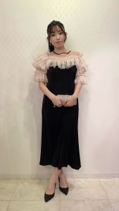 Dresstique ドレスティーク ブラックデコルテラメドレス