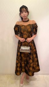 DRESSTIQUE ドレスティーク　ブラウンフラワージャガードドレス